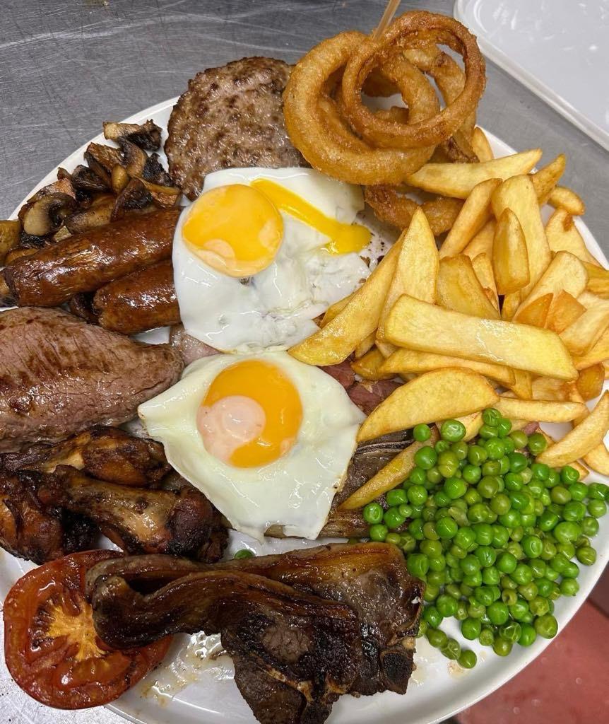 Subscribe To Our Newsletter & Receive 10% off your first lunch with us!*